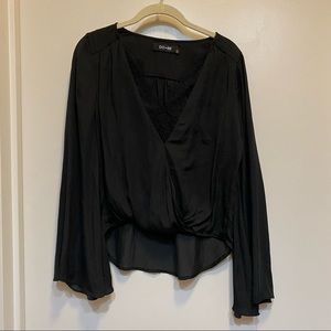 Surplice black top with lace
